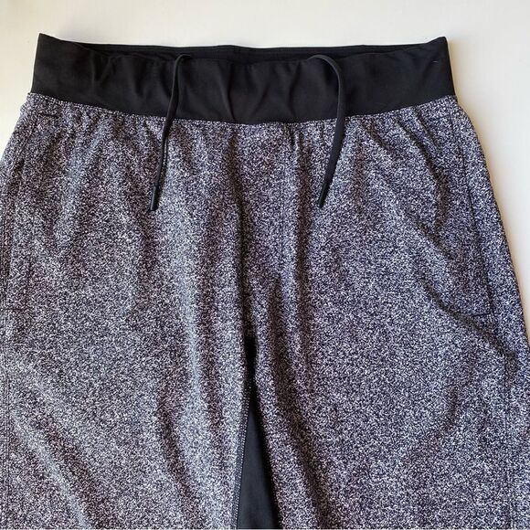 Lululemon Men's T.H.E. Short linerless size Medium - Picture 12 of 12